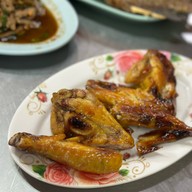 เมนูของร้าน ส้มตำป้าอิน วังหลัง
