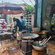 หน้าร้าน ป้าจิ๊ก ขนมไข่หงส์