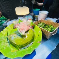 เกาเหลาเลือดหมู สุขุมวิท 23