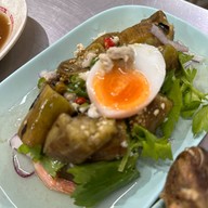 เมนูของร้าน ส้มตำป้าอิน วังหลัง