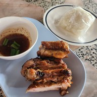 ก๋วยเตี๋ยวไก่ร้านนก By โก้-ธีรศักดิ์