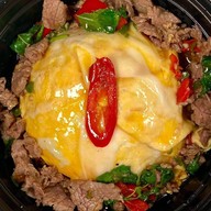 ผัดไทย M5  ไข่ข้น ตามสั่ง by M5 cafe ฮาลาล halal