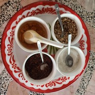 ก๋วยเตี๋ยวไก่ร้านนก By โก้-ธีรศักดิ์