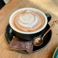 B-story Cafe'