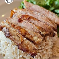 เมนูของร้าน ก๋วยเตี๋ยวเนื้อวัว ซาหลักเก้า กัลปพฤกษ์