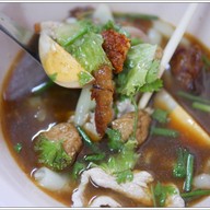 เมนูของร้าน ร้านยืนพื้น ก๋วยจั๊บน้ำข้น (ต้นตำรับสี่แยกพรานนก) บางขุนนนท์