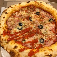 เมนูของร้าน พิซซ่าห๊ะ pizza ha แป้งสด สาขาหลักสองพลาซ่า