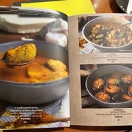 เมนู คั่วกลิ้ง+ผักสด ทองหล่อ