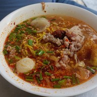 เมนูของร้าน ป้าเล็ก ก๋วยเตี๋ยวฮากก้า