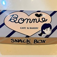 Bonnie Café & Bakery พาร์คสีลม (Park Silom)