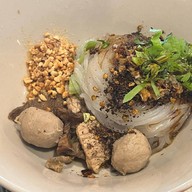 เมนูของร้าน ก๋วยเตี๋ยวเรือ ป.ประทีป (นาย. ก กะ นาง. ม) ปตท. บรมราชชนนี 97 (ขาออก)