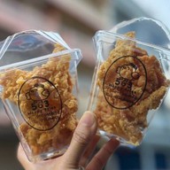 Kare Aroina ตลาดนัด ตึกไทย-ซัมมิท