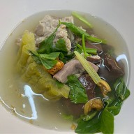 เมนูของร้าน ก๋วยเตี๋ยว ต้มเลือดหมูนายใช้ ( เจ้าเก่าลาดพร้าว71 ) แจ้งวัฒนะ