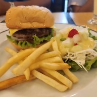 ถูกและดี เดอะ สตรีท