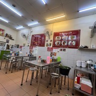 ก๋วยเตี๋ยว ต้มเลือดหมูนายใช้ ( เจ้าเก่าลาดพร้าว71 ) แจ้งวัฒนะ