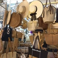 บรรยากาศ ตลาดบ้านเพ