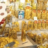 บรรยากาศ ตลาดบ้านเพ