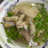 เกาเหลาเซี่ยงจี้ก๋วยจับน้ำใสเจริญนคร21 (มีเมนูอาหารอีสาน)