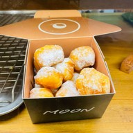 Moon Doughnuts & Drinks สงขลา