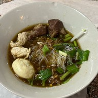 เมนูของร้าน ก๋วยเตี๋ยวเที่ยงคืนปทุมธานี -