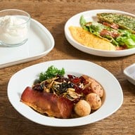 wwa cafe   Siam Square