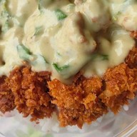 ขวัญข้าว ข้าวหมูทอด-ไก่ทอด ราดซอส - พึ่งมีมาร์เก็ต