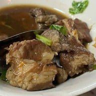 เมนูของร้าน ก๋วยเตี๋ยวเที่ยงคืนปทุมธานี -