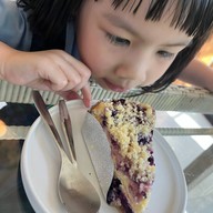 เมนูของร้าน The H Cafe by Khaniece