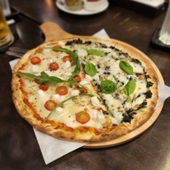 Mellow Restaurant & Bar The Crystal
