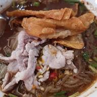 เมนูของร้าน ลุงเหนอ ก๋วยเตี๋ยวทรงเครื่อง