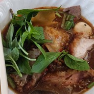 เมนูของร้าน ลุงเหนอ ก๋วยเตี๋ยวทรงเครื่อง