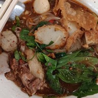 เมนูของร้าน ลุงเหนอ ก๋วยเตี๋ยวทรงเครื่อง