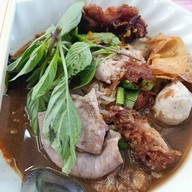 เมนูของร้าน ลุงเหนอ ก๋วยเตี๋ยวทรงเครื่อง