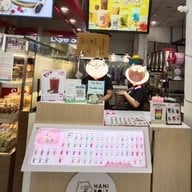 หน้าร้าน Hani Boba (ฮานิ ชานมไข่มุก) สาขาแมกแวลู่ พัฒนาการ