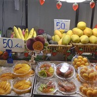 Super girl น้ำผลไม้ปั่นสด ตลาดอินดี้ทองหล่อ