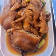 โกเอก ข้าวขาหมู โรงปูน ไนท์มาเก็ต