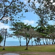 หาดเขาพลายดำ