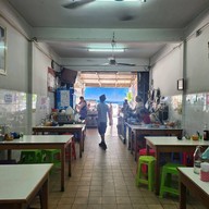 ก๋วยเตี๋ยวเป็ดตุ๋นนายปิว หัวหิน