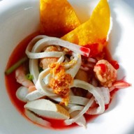 เย็นตาโฟลูกชิ้นปลา วรจักร เหล่านาดี