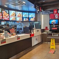 บรรยากาศ KFC ปั๊มบางจาก ประดิษฐ์มนูญธรรม (ไดร์ฟทรู)