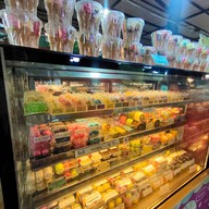 หน้าร้าน Lamune ลามูเน่ มาการอง