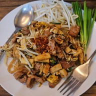 ผัดไทยหอนาฬิกาเชียงราย