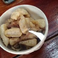 เมนูของร้าน ก๋วยเตี๋ยวเรือนรกแตก ตลาดเมืองปทุมธานี