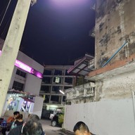 บรรยากาศ ก๋วยจั๊บอากีระ