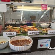 บรรยากาศ หมูทอดปังปัง & เล้งแซ่บ ตลาดไทยสมบูรณ์พระประแดง