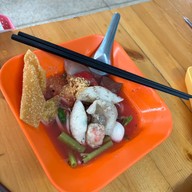 ก๋วยเตี๋ยวลูกชิ้นปลาเยาวราช By เจ๊จ๋า ท่าเรือ