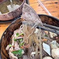 เมนูของร้าน ก๋วยเตี๋ยวเรือโซดา (ชามกะลา)