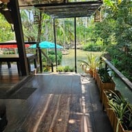 โพเมโล่ คาเฟ่’