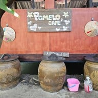 โพเมโล่ คาเฟ่’
