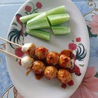 เมนูของร้าน ตึกฟ้า ก๋วยเตี๋ยวหมูน้ำแดง วัดเพชรพลี